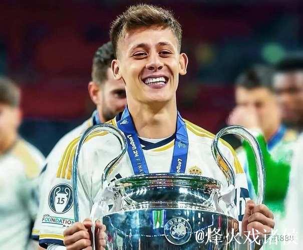 皇马19岁小将首秀惊艳！临危受命，攻防亮眼